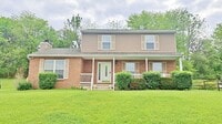 Building Photo - 3 Bed / 3 Bath Single Family Home