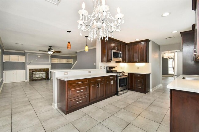 Building Photo - 1430 Acorn Ct