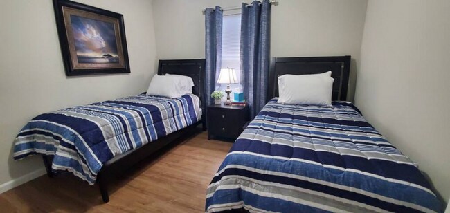 Building Photo - Great new construction fully furnished and stocked home