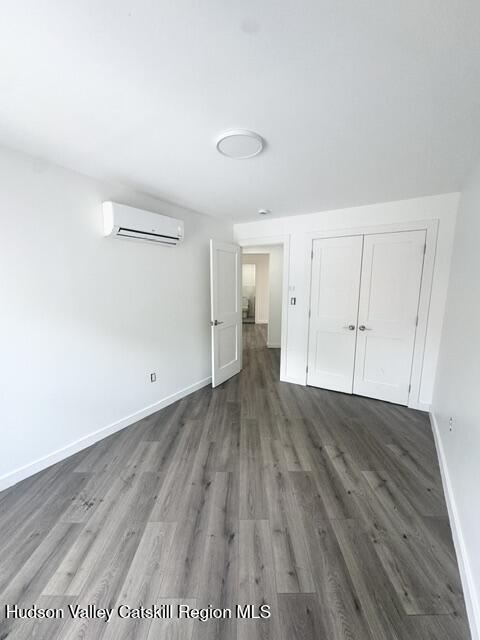 Building Photo - 473 Main St