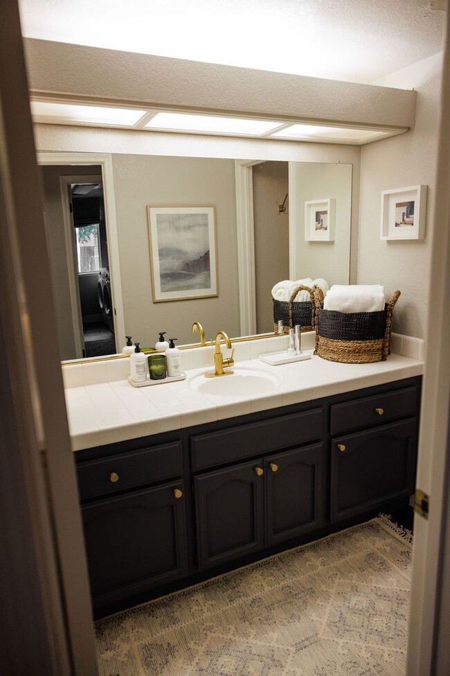 Building Photo - This Home Won't Last!!!!