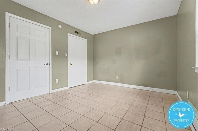 Building Photo - 1504 Autumn Dr