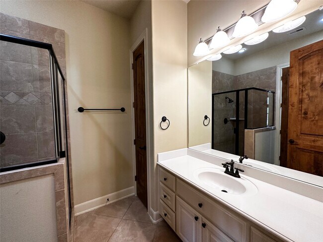 Building Photo - 617 Constellation Blvd