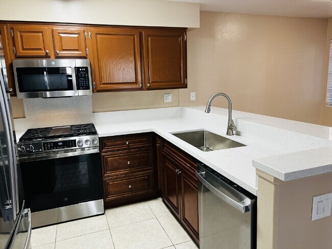 Building Photo - 6991 Ballena Way
