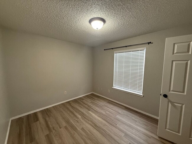 Building Photo - 5556 93rd St