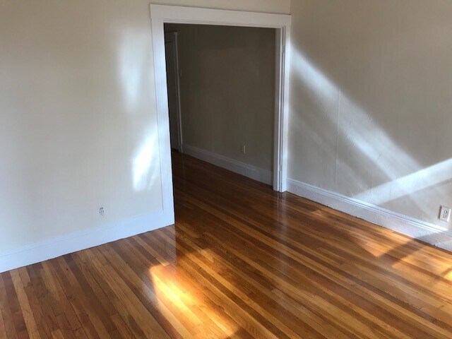 Building Photo - 15 Egremont Rd