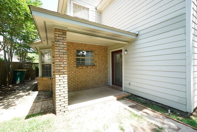 Building Photo - Great Fort Walton Beach Location
