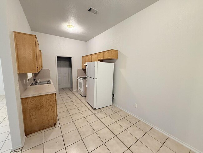 Building Photo - 3708 Gus Dr