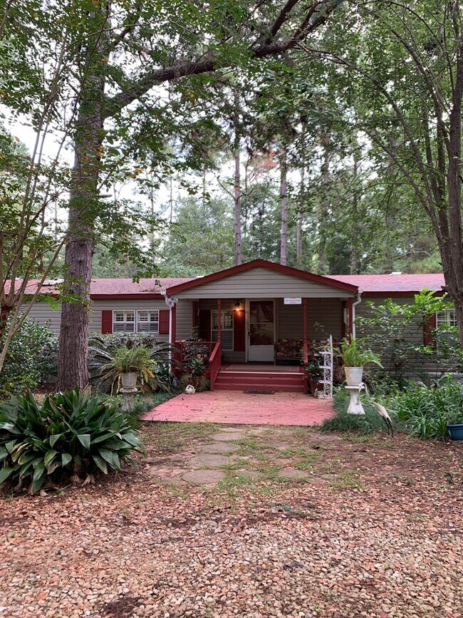 Building Photo - Furnished spacious 3/2.5 home. Corporate a...