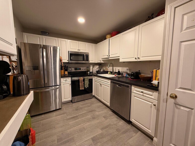 Building Photo - 326 Broadway