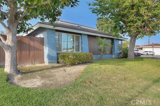 Building Photo - 8585 Lampson Ave