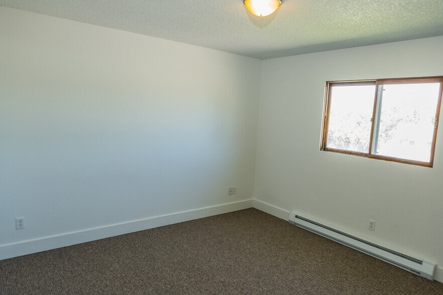 Building Photo - 2335 55th St