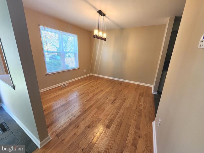 Building Photo - 236 Goshen Rd