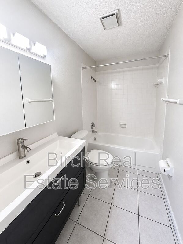 Building Photo - 447 2nd Ave