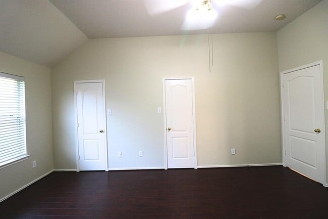 Building Photo - 11523 Glen Lake Dr