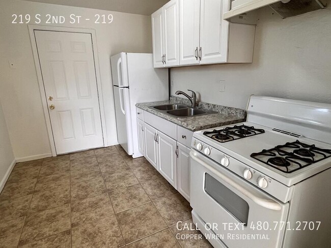 Building Photo - 219 S 2nd St