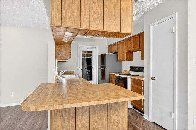 Building Photo - 11103 Bellerive Dr
