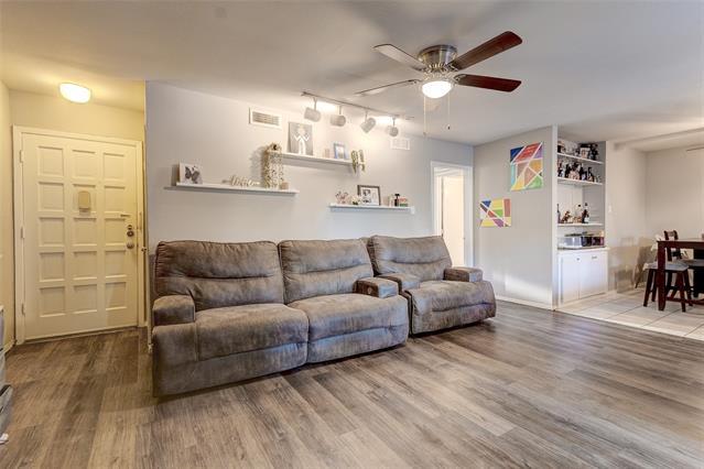 Building Photo - 5150 Amesbury Dr