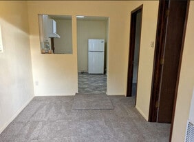 Living room - 2416 N Main St