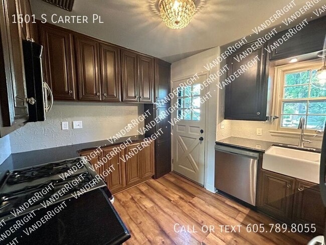Building Photo - 1501 S Carter Pl