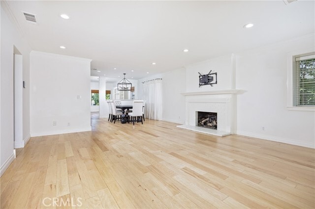 Building Photo - 408 Flower St