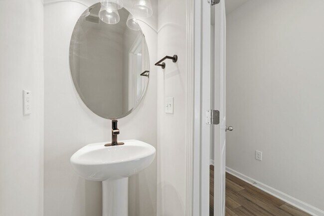 Building Photo - Move-In Ready 4BR Home | Deck, Patio & Open Concept Living