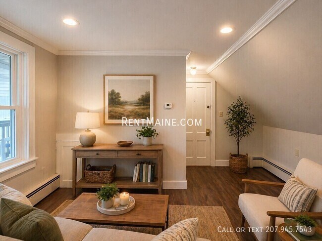 Building Photo - 64 Elm St