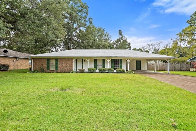 Primary Photo - 155 Cypress Dr