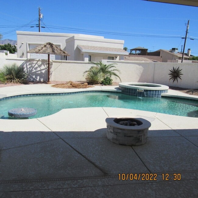 Building Photo - 970 San Juan Ln