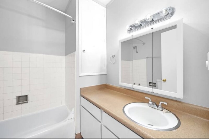 Building Photo - 177 SE 5th Ave