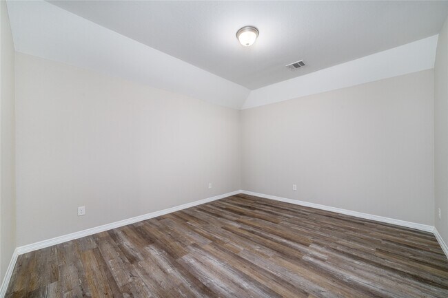 Building Photo - 18235 Winding Willow Oak Way