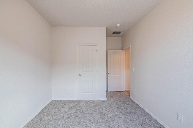 Building Photo - 88 Tome Vista Dr