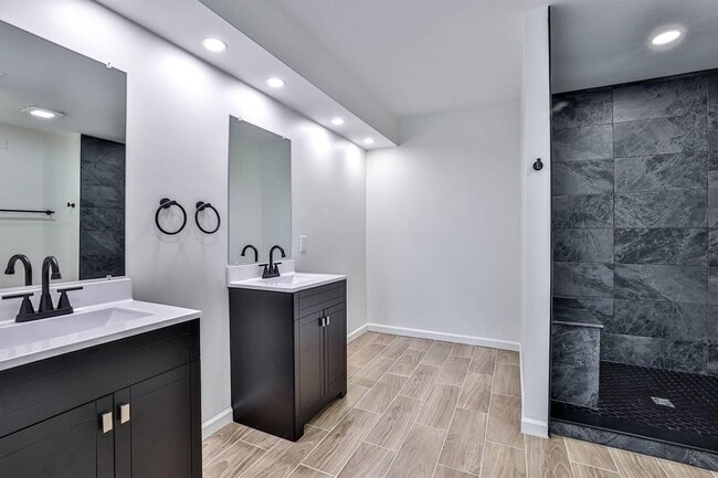 Building Photo - 252 Linden Ave