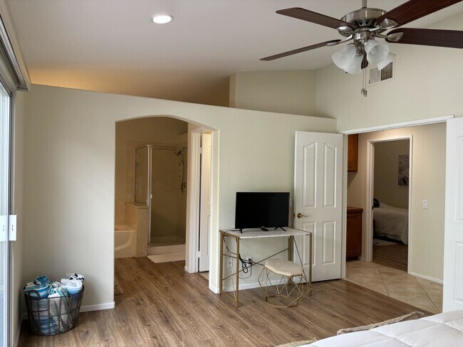 Building Photo - Furnished or Not! Gated, 3 Bedrooms, pool/spa