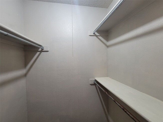 Building Photo - 9571 Olde Towne Row