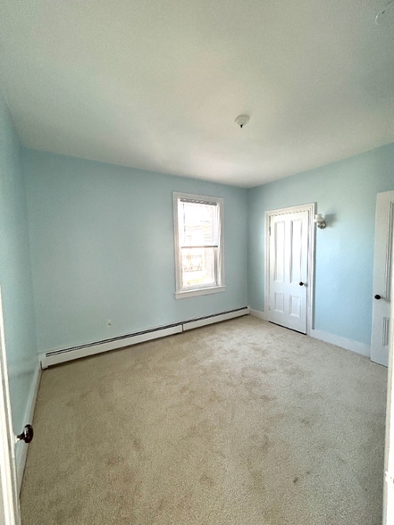 Building Photo - 121 Grove St