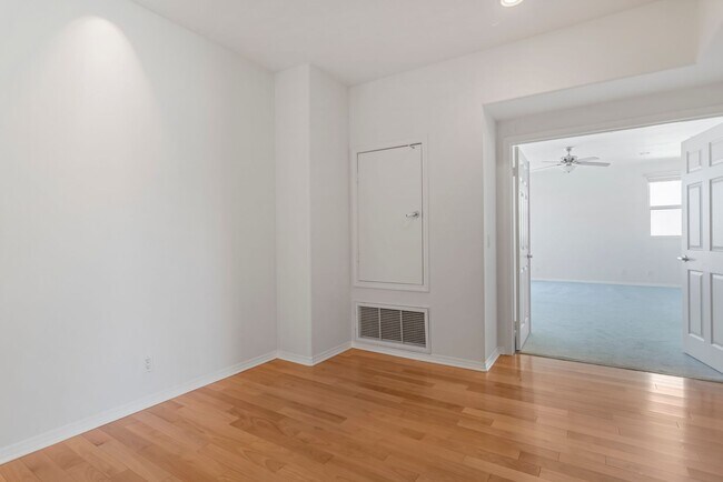 Building Photo - Modern 5-Bedroom Home with Spectacular Vie...