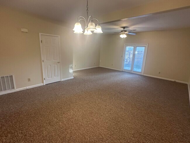 Building Photo - 2005 River Ridge Rd