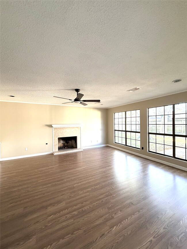 Building Photo - 3800 September Dr