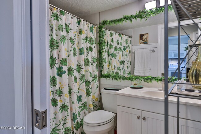 Building Photo - 906 Ocean Marina Dr