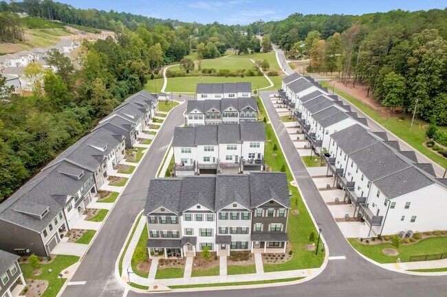 Building Photo - 834 Calvin Park Dr