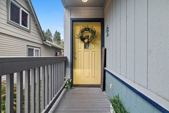 Building Photo - Eastside Olympia 3BD