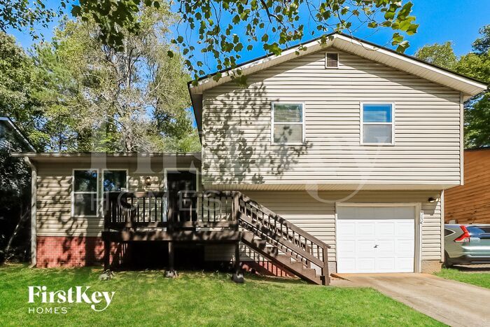Primary Photo - 680 Springhollow Ln SW