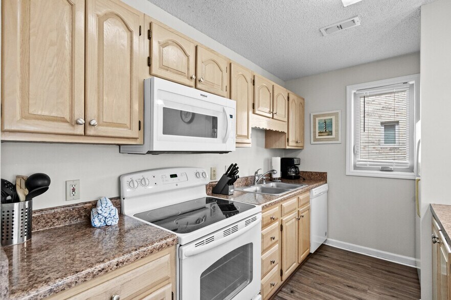 Building Photo - 216 Double Eagle Dr