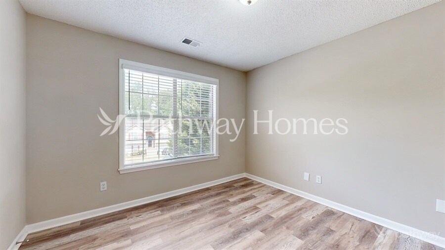 Building Photo - 10891 Knotty Pine Pl