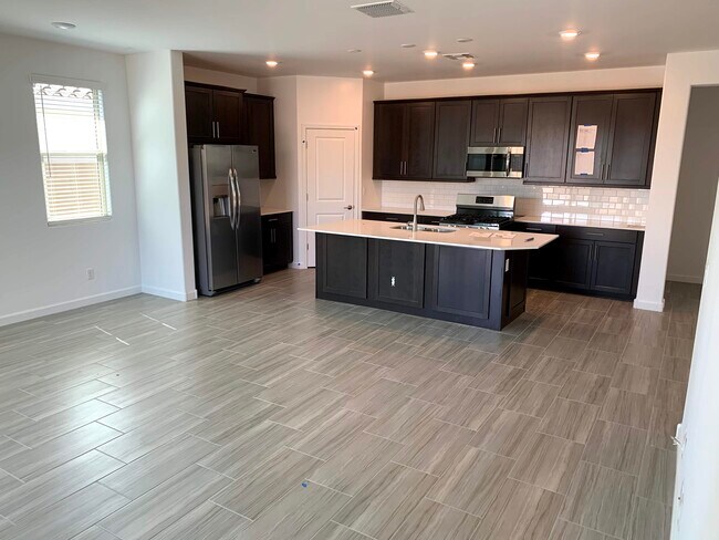 Building Photo - 79 N 197th Dr