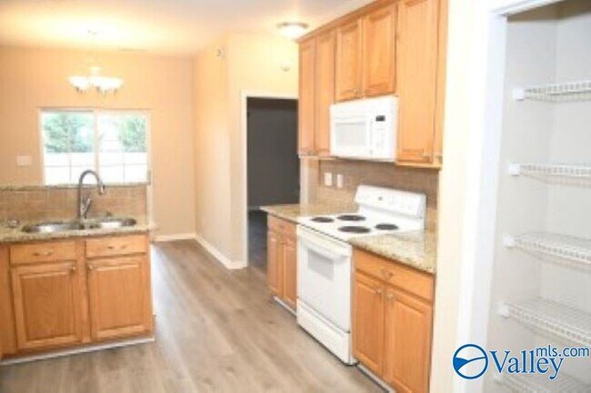 Building Photo - 209 Horseshoe Bend N
