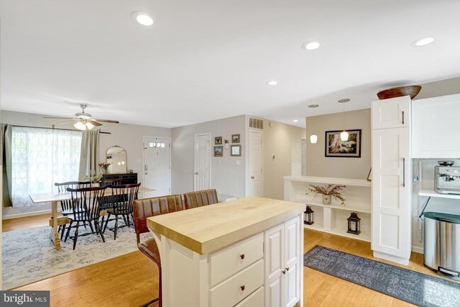 Building Photo - 6510 Carriage Dr