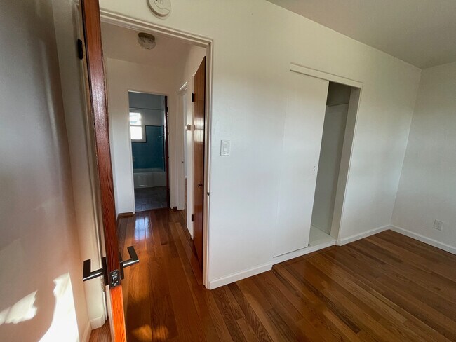 Building Photo - 302 Whaley St