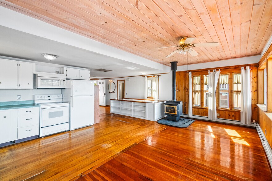 Building Photo - 23 Waterfront Ln